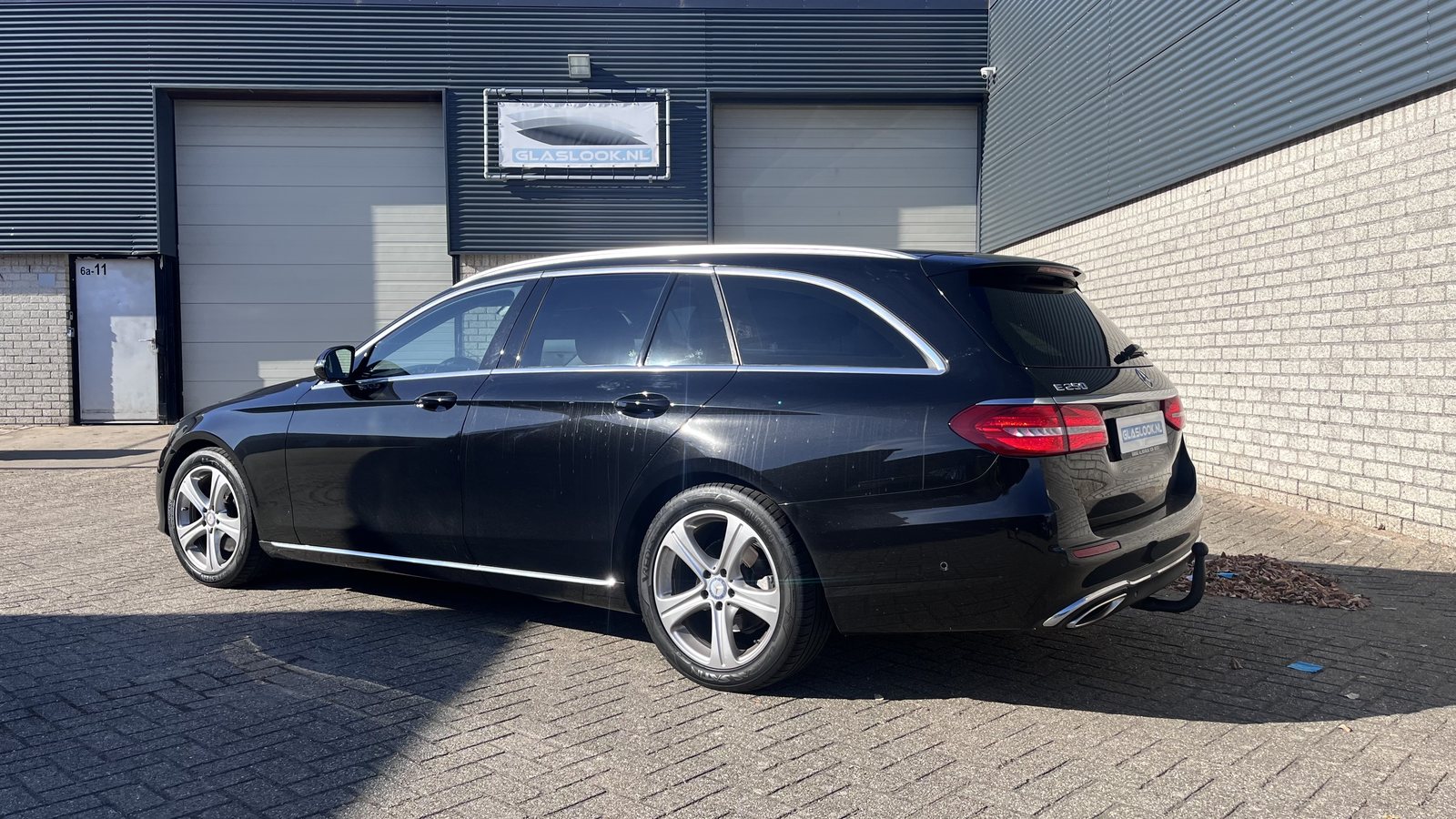 Mercedes stationwagen met getinte achterruiten