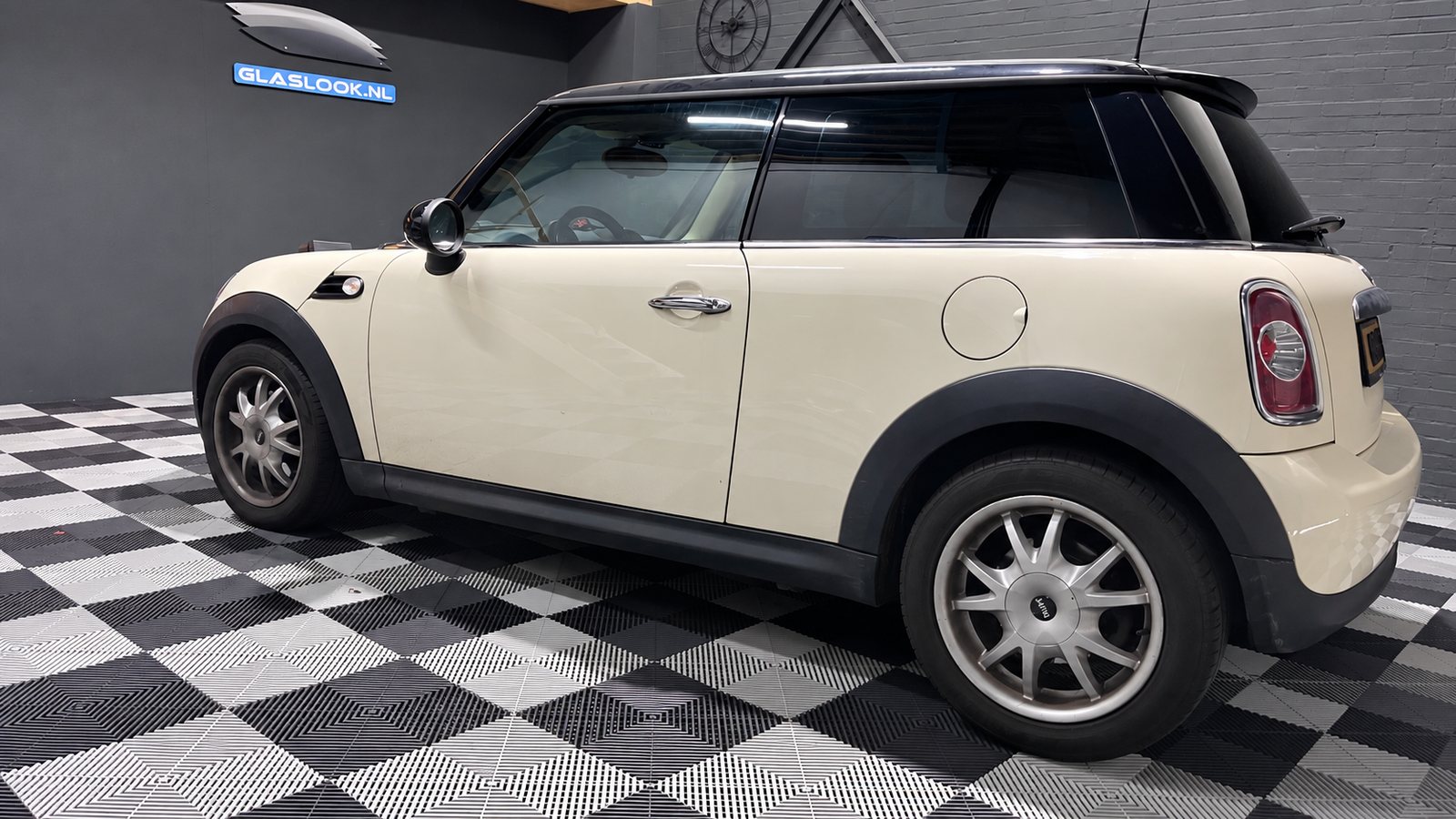 MINI met getinte achterruiten